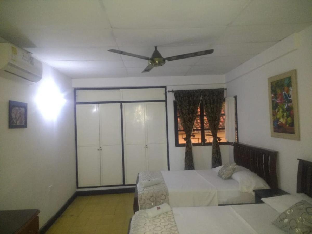 Отель Mi Casa 18 Санта-Марта Экстерьер фото